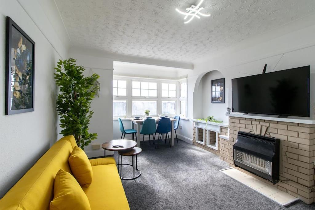 Open Mind Property - Southsea With Free Parking Portsmouth Ngoại thất bức ảnh
