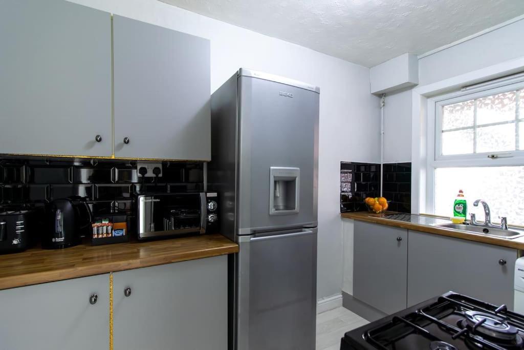 Open Mind Property - Southsea With Free Parking Portsmouth Ngoại thất bức ảnh