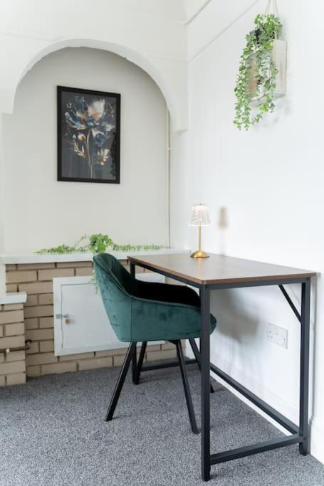 Open Mind Property - Southsea With Free Parking Portsmouth Ngoại thất bức ảnh