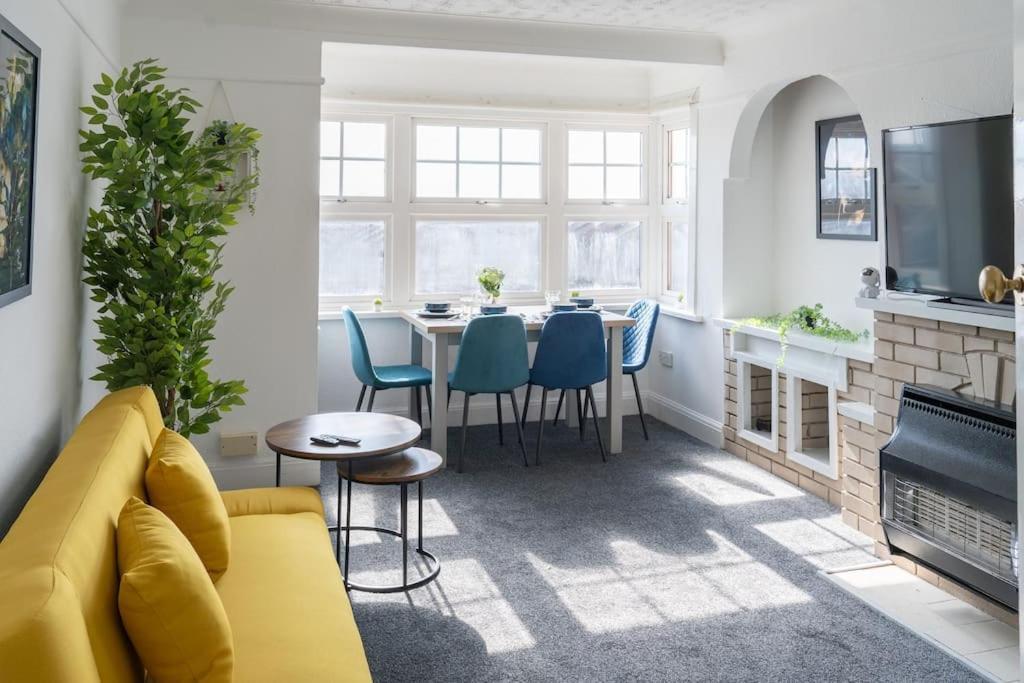 Open Mind Property - Southsea With Free Parking Portsmouth Ngoại thất bức ảnh